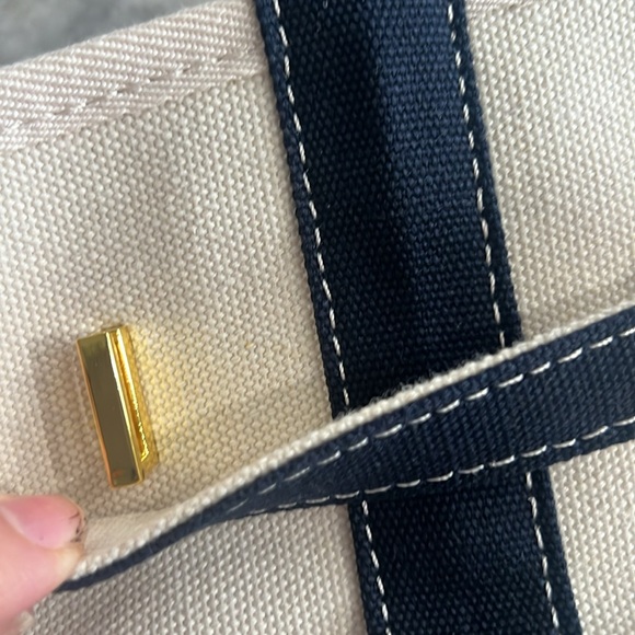 Boatkin canvas bad. Cream with Navy. Unfinished look is intentional.brand new - Picture 8 of 8